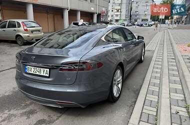 Лифтбек Tesla Model S 2013 в 