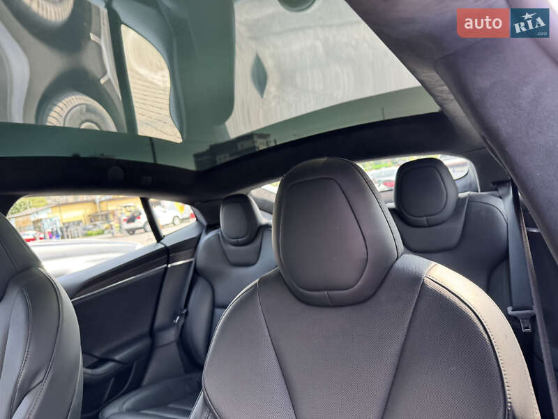 Лифтбек Tesla Model S 2022 в Ивано-Франковске