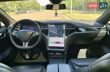 Лифтбек Tesla Model S 2016 в 