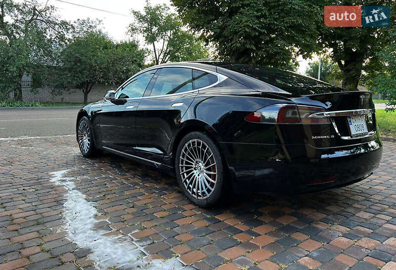 Лифтбек Tesla Model S 2019 в Черкассах