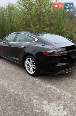 Лифтбек Tesla Model S 2014 в 