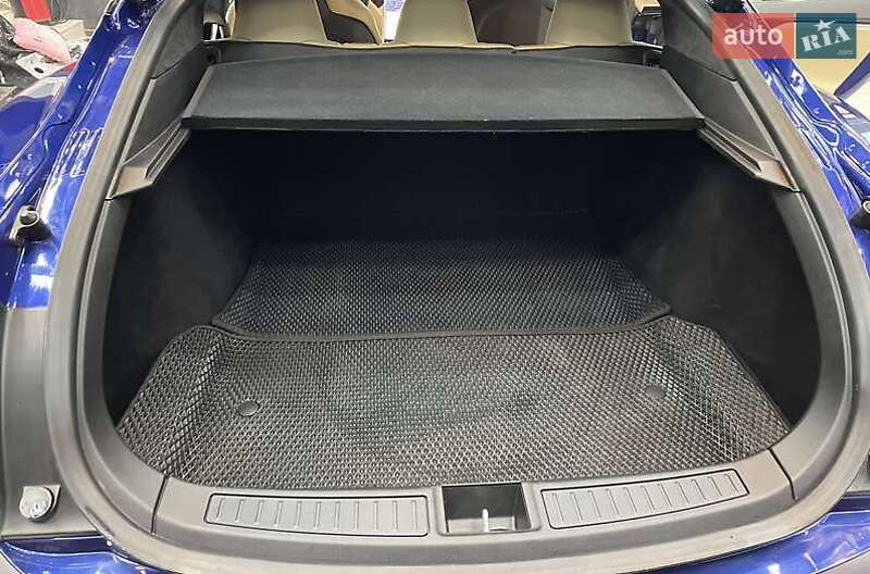 Лифтбек Tesla Model S 2016 в Киеве фото 17 Лифтбек Tesla Model S 2016 в Киеве