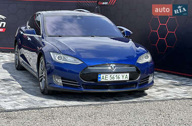 Лифтбек Tesla Model S 2016 в 