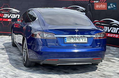 Лифтбек Tesla Model S 2016 в 