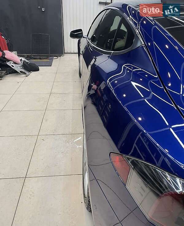 Лифтбек Tesla Model S 2016 в Киеве фото 6 Лифтбек Tesla Model S 2016 в Киеве