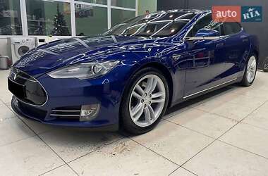 Лифтбек Tesla Model S 2016 в 