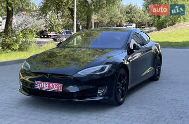 Tesla Model S 2019