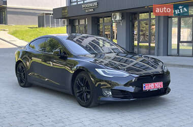 Лифтбек Tesla Model S 2019 в 