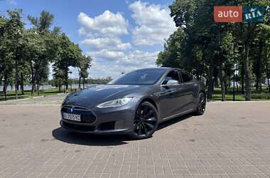 Лифтбек Tesla Model S 2015 в Киеве