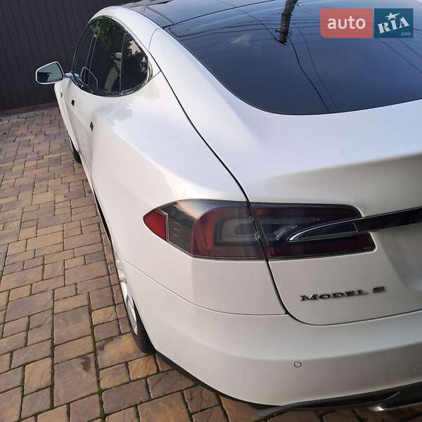 Ліфтбек Tesla Model S 2014 в Вінниці