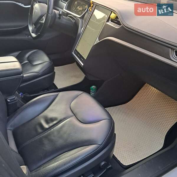 Ліфтбек Tesla Model S 2014 в Вінниці