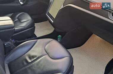 Лифтбек Tesla Model S 2014 в 