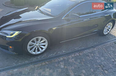 Лифтбек Tesla Model S 2016 в 