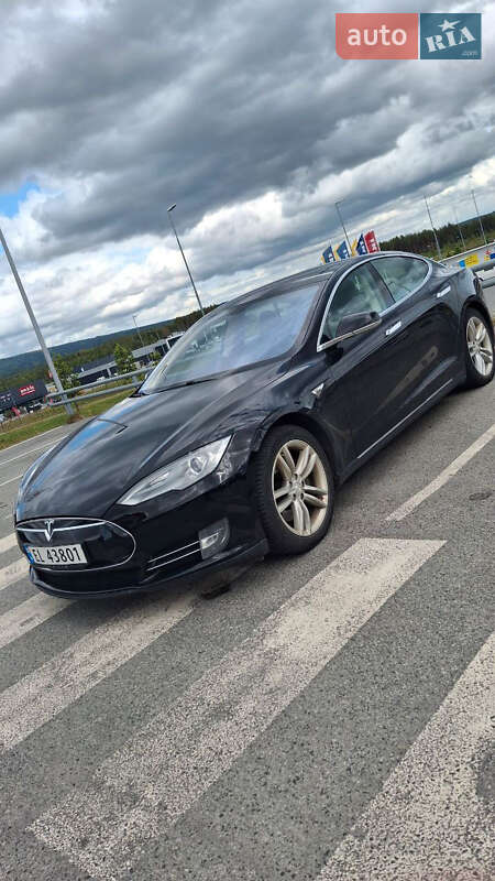 Лифтбек Tesla Model S 2014 в Одессе фото 4 Лифтбек Tesla Model S 2014 в Одессе