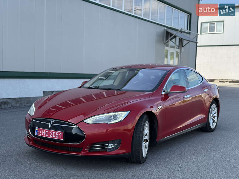 Tesla Model S 2014