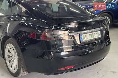 Лифтбек Tesla Model S 2016 в 