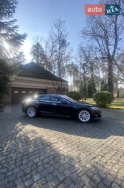 Лифтбек Tesla Model S 2017 в 