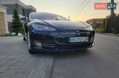 Лифтбек Tesla Model S 2013 в 