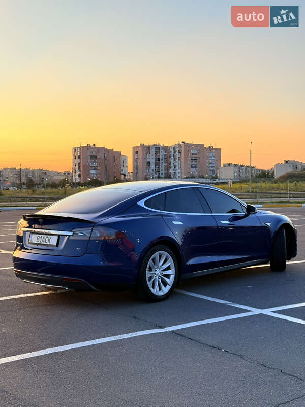 Ліфтбек Tesla Model S 2015 в Одесі