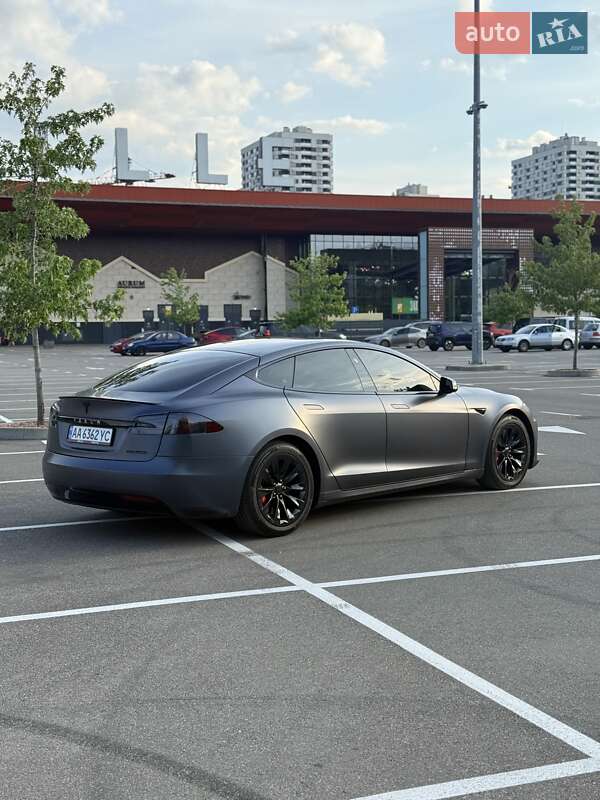 Лифтбек Tesla Model S 2019 в Киеве