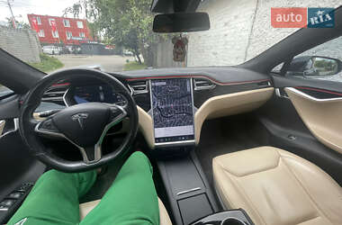 Лифтбек Tesla Model S 2016 в 