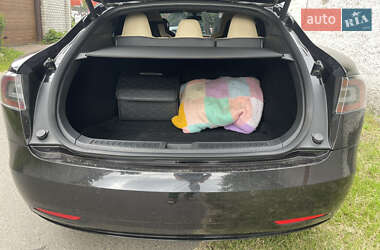 Лифтбек Tesla Model S 2016 в 