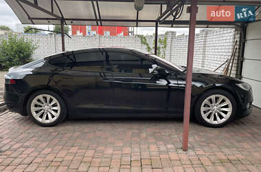 Лифтбек Tesla Model S 2016 в 