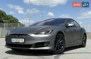 Лифтбек Tesla Model S 2018 в 