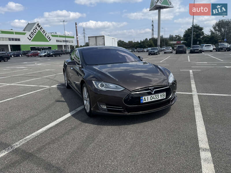 Лифтбек Tesla Model S 2013 в Киеве