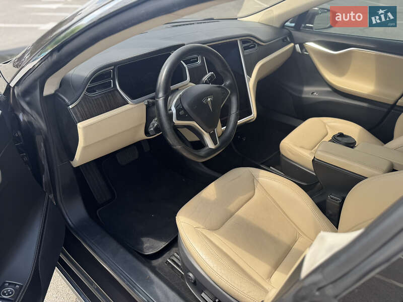 Лифтбек Tesla Model S 2013 в Киеве
