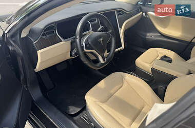 Лифтбек Tesla Model S 2013 в 