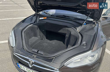 Лифтбек Tesla Model S 2013 в 