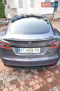 Лифтбек Tesla Model S 2021 в 
