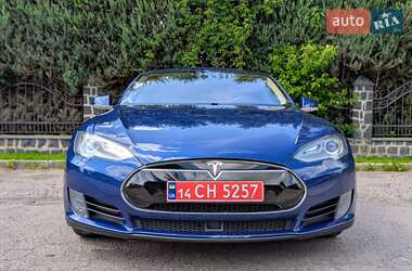 Лифтбек Tesla Model S 2015 в 