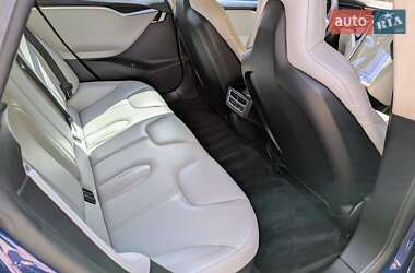 Лифтбек Tesla Model S 2015 в 