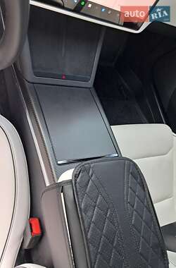 Лифтбек Tesla Model S 2021 в 