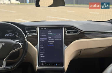 Лифтбек Tesla Model S 2015 в 