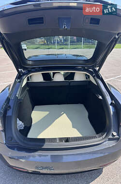 Лифтбек Tesla Model S 2017 в 