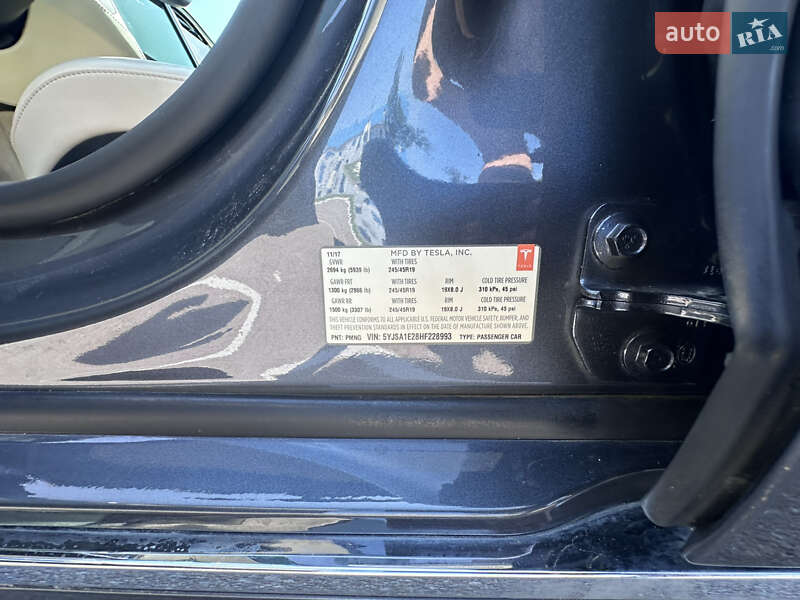 Лифтбек Tesla Model S 2017 в Житомире
