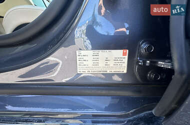 Лифтбек Tesla Model S 2017 в 