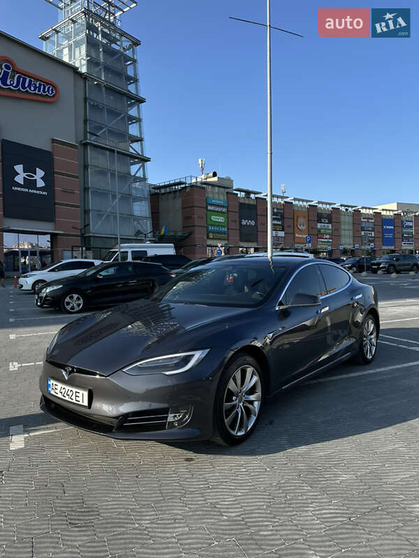 Лифтбек Tesla Model S 2016 в Львове фото 3 Лифтбек Tesla Model S 2016 в Львове