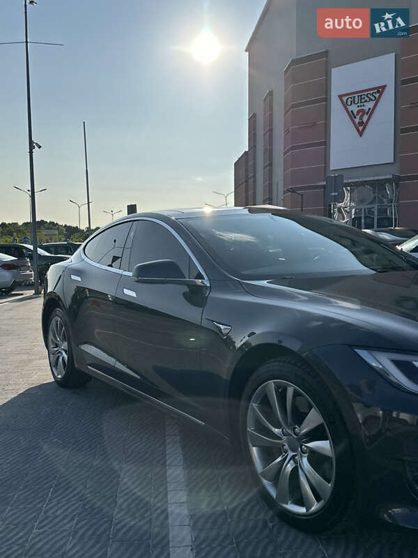 Лифтбек Tesla Model S 2016 в Львове фото 20 Лифтбек Tesla Model S 2016 в Львове