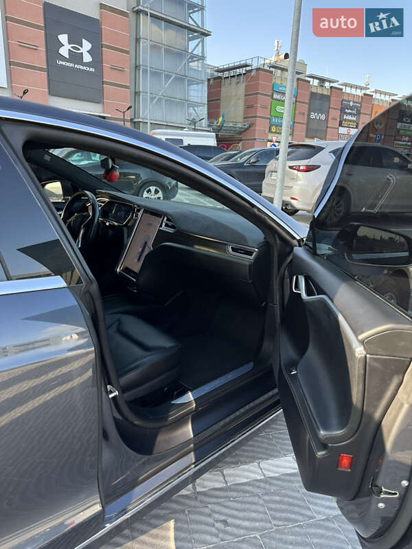 Лифтбек Tesla Model S 2016 в Львове фото 22 Лифтбек Tesla Model S 2016 в Львове