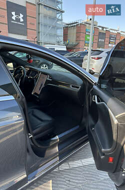Лифтбек Tesla Model S 2016 в 
