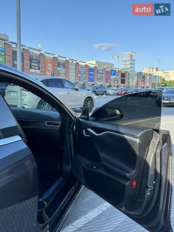 Лифтбек Tesla Model S 2016 в Львове фото 31 Лифтбек Tesla Model S 2016 в Львове