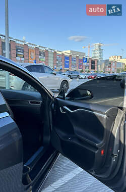 Лифтбек Tesla Model S 2016 в 