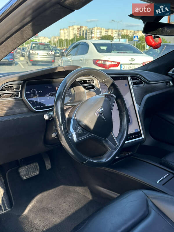 Лифтбек Tesla Model S 2016 в Львове фото 32 Лифтбек Tesla Model S 2016 в Львове
