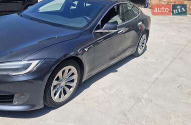 Лифтбек Tesla Model S 2017 в 