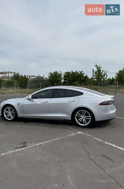 Лифтбек Tesla Model S 2013 в 