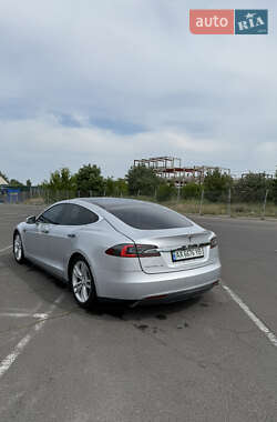 Лифтбек Tesla Model S 2013 в 